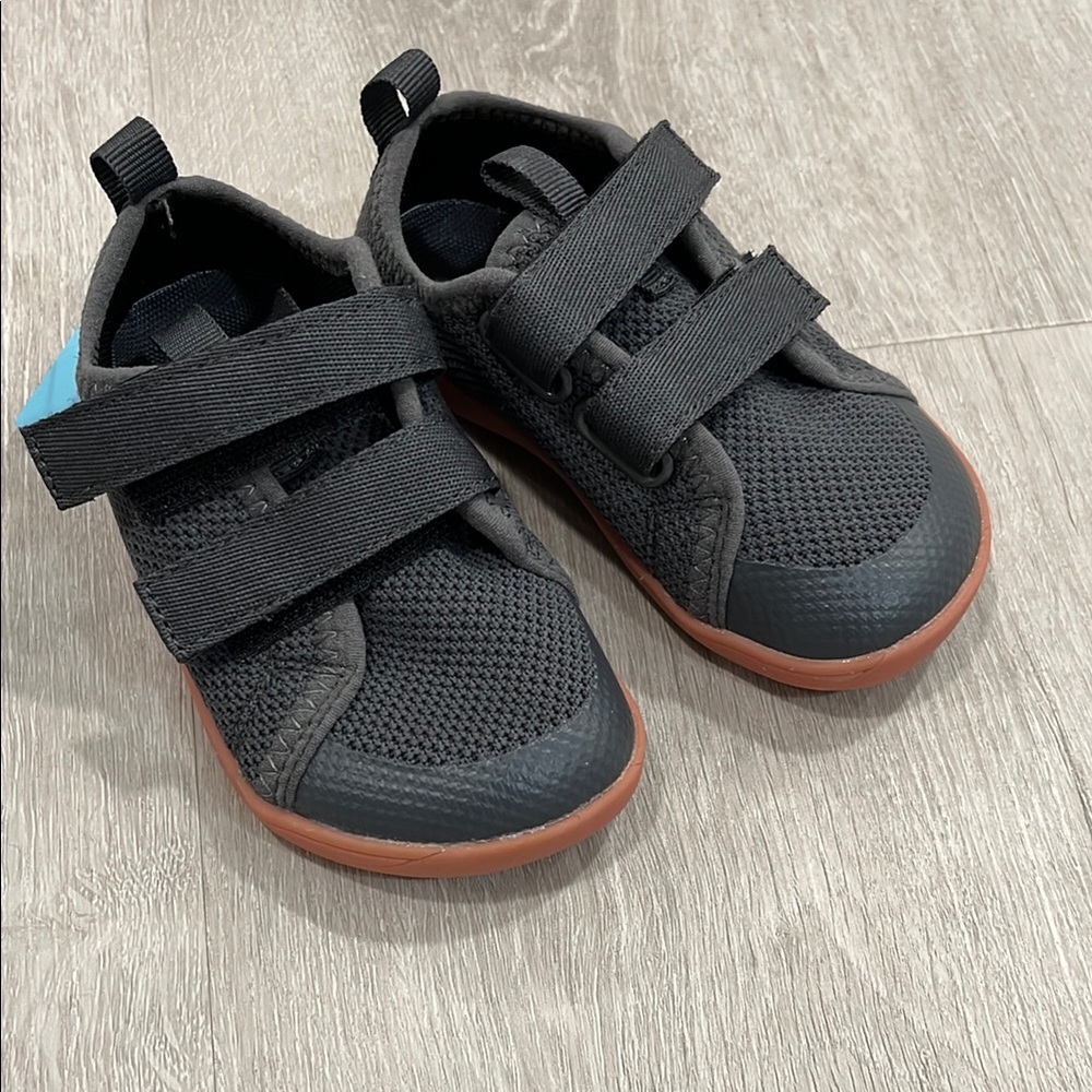Watelves Breathable mesh shoes